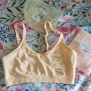 Brand New NWT Bombas Bralette Bundle, Size 1X, Wheat And Blush